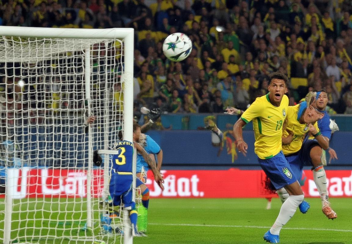 欧洲巅峰对决：巴黎圣曼VS利物浦火花四溅(图2)