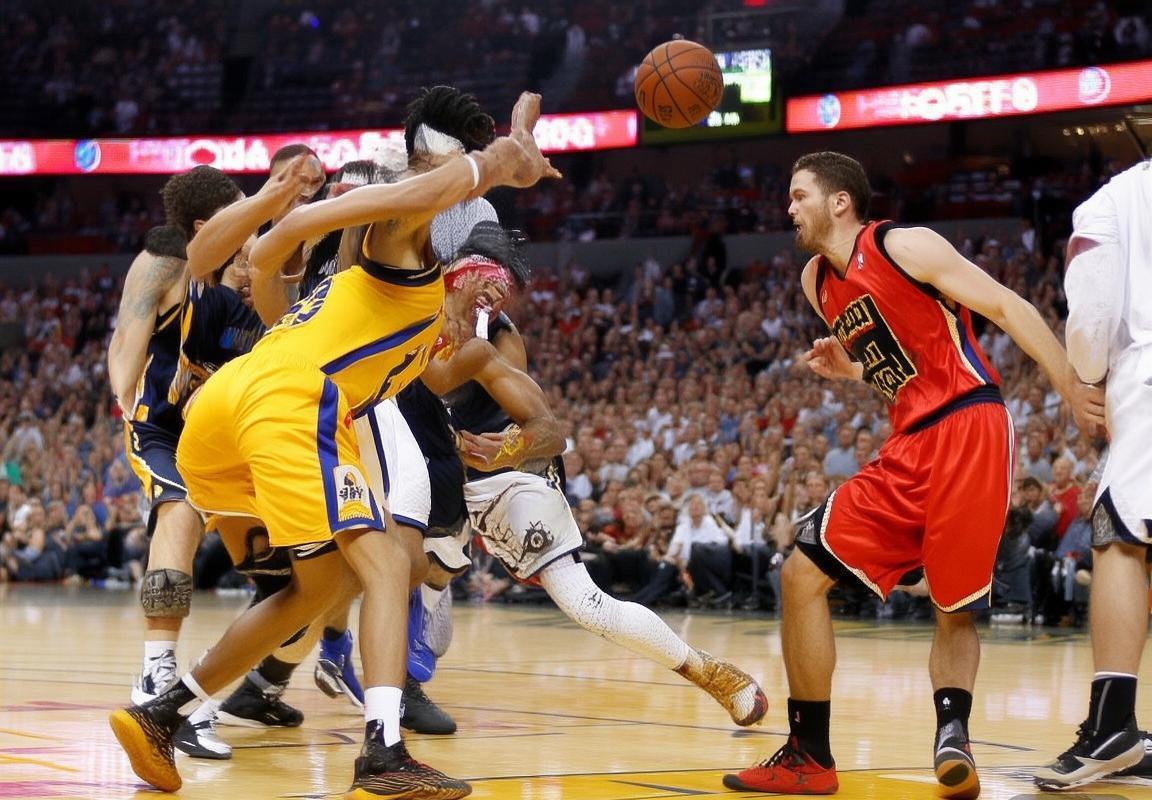 雷霆奇才巅峰对决：威少乔治率队主场绝杀奇才(图1)